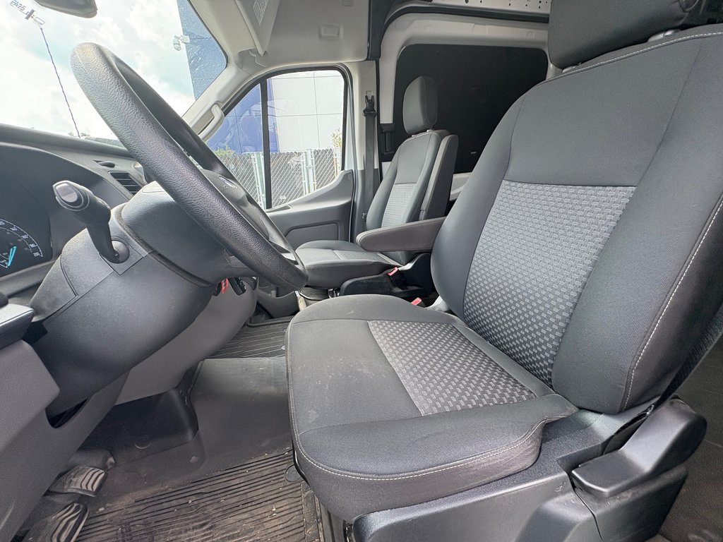 Ford Transit Cargo Van JAMAIS ACCIDENTÉ 2023 à Charlemagne, Québec - 5 - w1024h768px