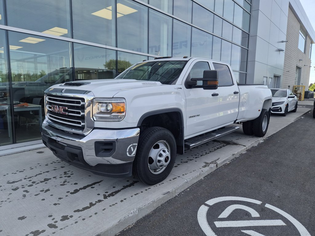 GMC Sierra 3500HD ROUE DOUBLE 2017 à Charlemagne, Québec - 1 - w1024h768px