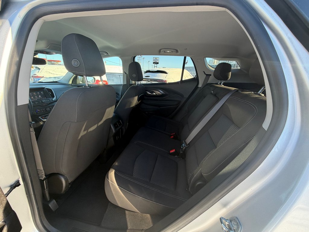 2022 GMC Terrain SLE in Charlemagne, Quebec - 9 - w1024h768px