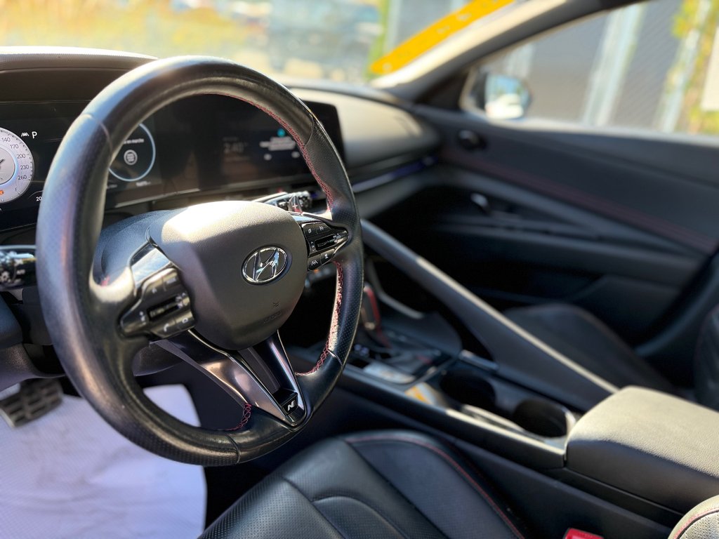 Hyundai Elantra N LINE ULTIMATE,CAMÉRA DE RECUL,BANC CHAUFFANT 2023 à Saint-Jérôme, Québec - 4 - w1024h768px