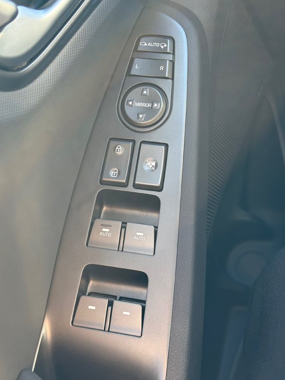 2020 Hyundai Ioniq Electric ULTIMATE, BANC CHAUFFANT, CAMÉRA DE RECUL in Charlemagne, Quebec - 25 - w1024h768px