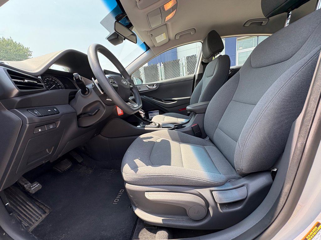 2020 Hyundai IONIQ HYBRID ESSENTIAL, BANC CHAUFFANT, CAMÉRA DE RECUL in Charlemagne, Quebec - 5 - w1024h768px