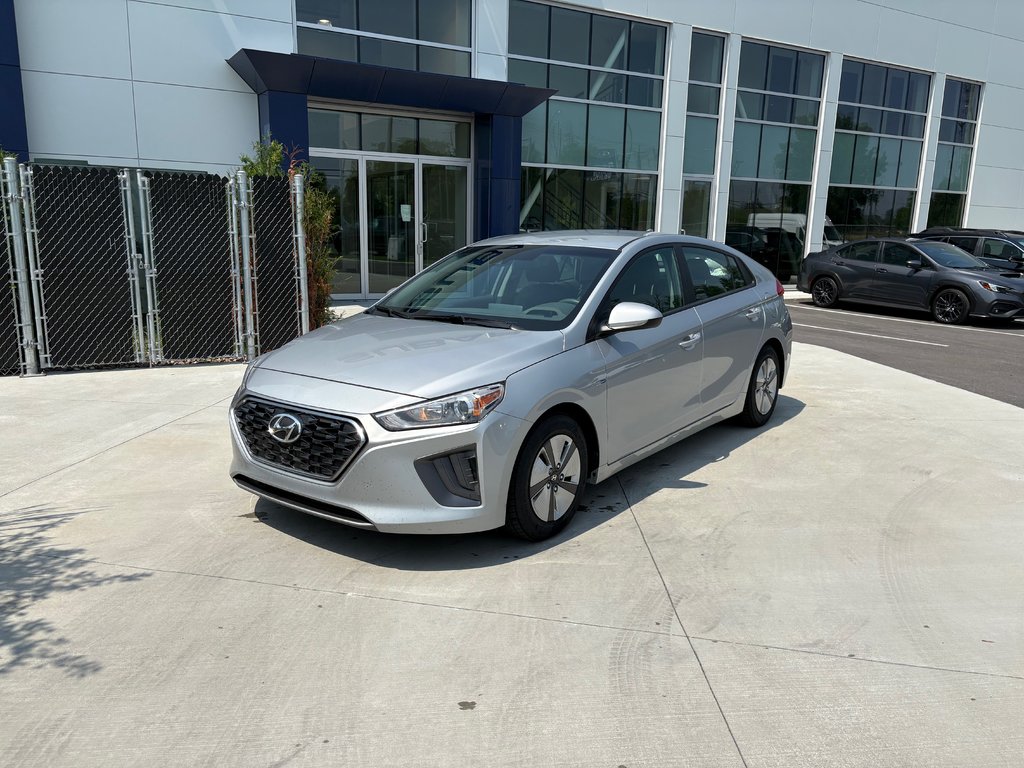 2020 Hyundai IONIQ HYBRID ESSENTIAL, BANC CHAUFFANT, CAMÉRA DE RECUL in Charlemagne, Quebec - 1 - w1024h768px