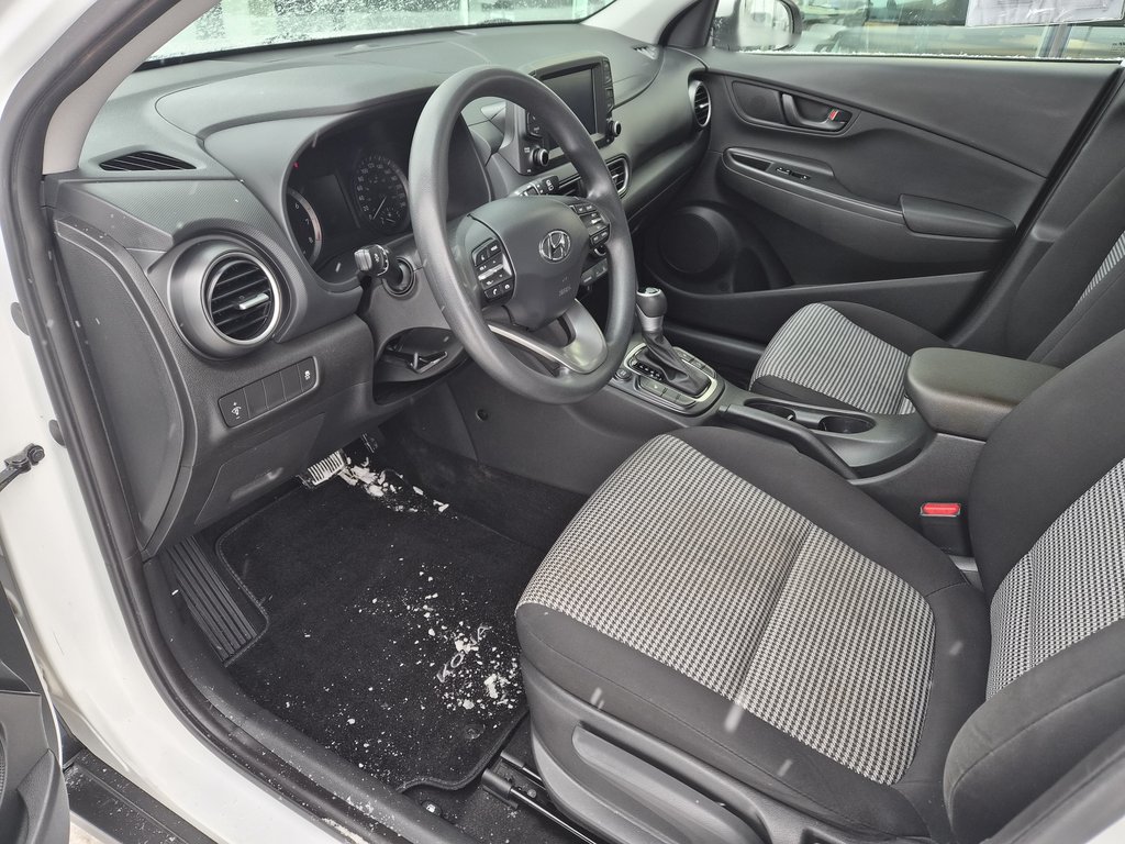 2021 Hyundai Kona Essential in Charlemagne, Quebec - 8 - w1024h768px