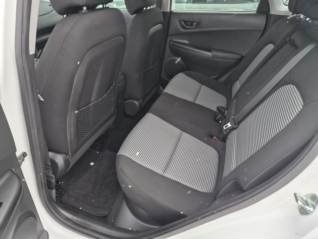 2021 Hyundai Kona Essential in Charlemagne, Quebec - 9 - w1024h768px