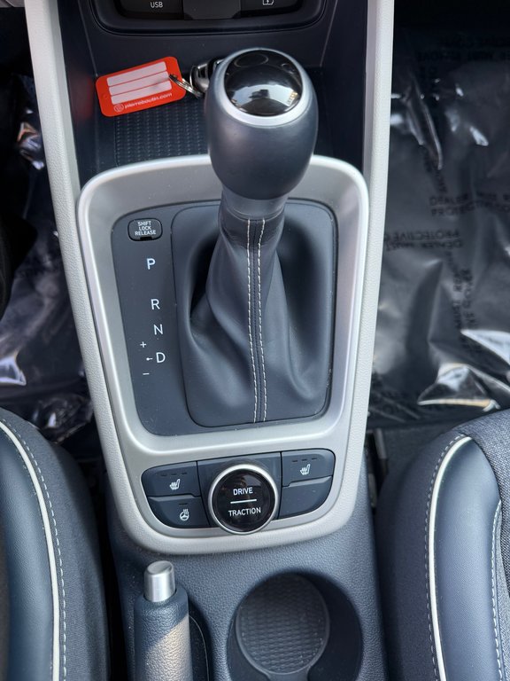 2023 Hyundai Venue ULTIMATE,CAMÉRA DE RECUL,BANC CHAUFFANT in Charlemagne, Quebec - 15 - w1024h768px