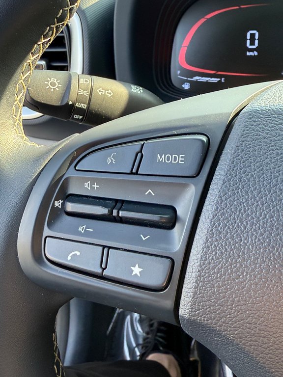 2023 Hyundai Venue ULTIMATE,CAMÉRA DE RECUL,BANC CHAUFFANT in Charlemagne, Quebec - 22 - w1024h768px