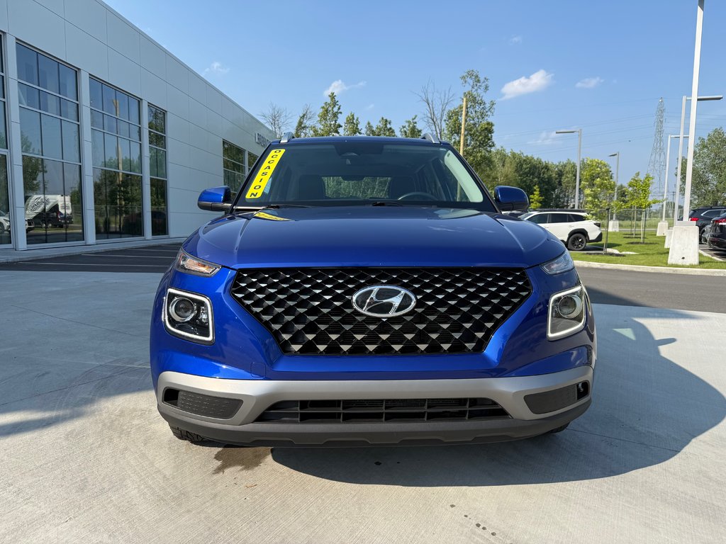 2023 Hyundai Venue ULTIMATE,CAMÉRA DE RECUL,BANC CHAUFFANT in Charlemagne, Quebec - 2 - w1024h768px