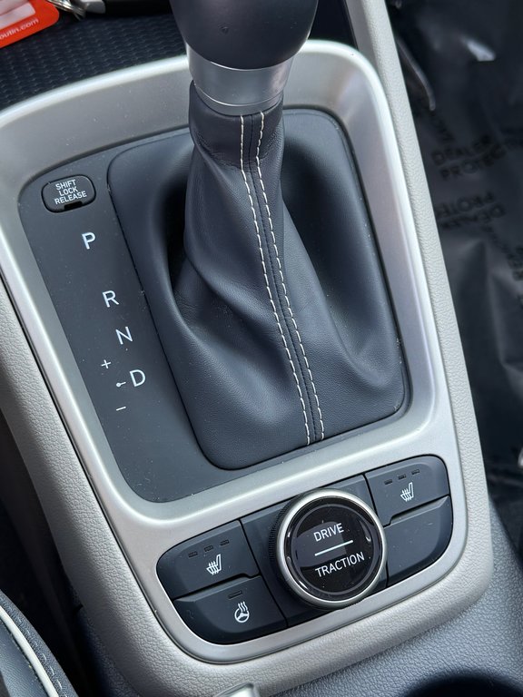 2023 Hyundai Venue ULTIMATE,CAMÉRA DE RECUL,BANC CHAUFFANT in Charlemagne, Quebec - 16 - w1024h768px