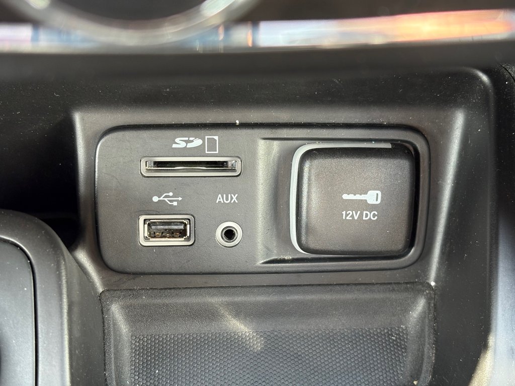 2016 Jeep Cherokee LIMITED, BANC CHAUFFANT, CAMÉRA DE RECUL in Charlemagne, Quebec - 18 - w1024h768px