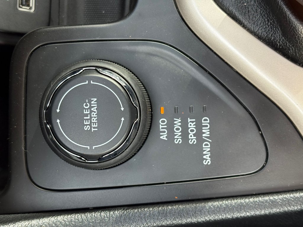 2016 Jeep Cherokee LIMITED, BANC CHAUFFANT, CAMÉRA DE RECUL in Charlemagne, Quebec - 17 - w1024h768px