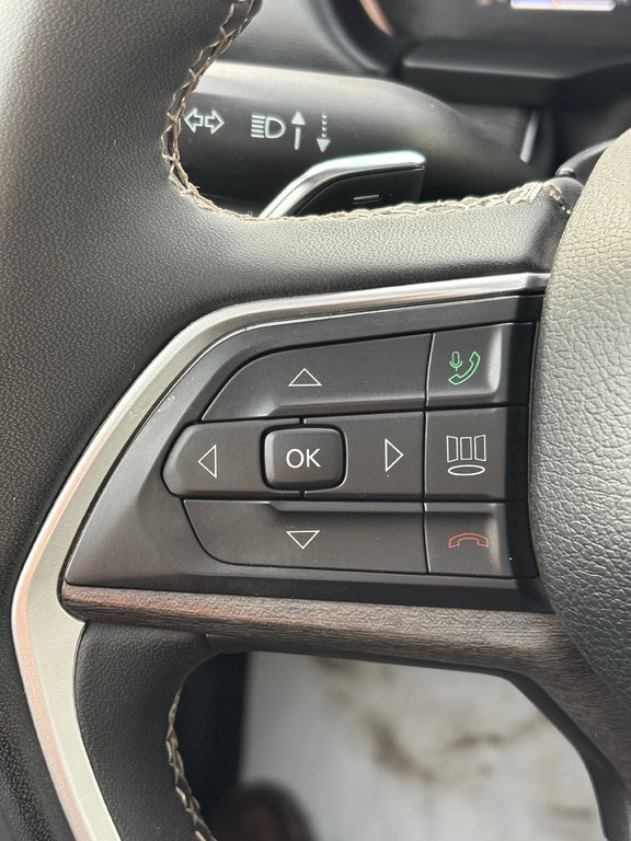 2023 Jeep Grand Cherokee L LIMITED, BANC CHAUFFANT, CAMÉRA DE RECUL in Charlemagne, Quebec - 22 - w1024h768px