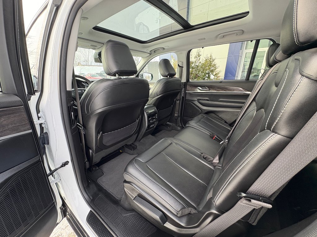 2023 Jeep Grand Cherokee L LIMITED, BANC CHAUFFANT, CAMÉRA DE RECUL in Charlemagne, Quebec - 9 - w1024h768px