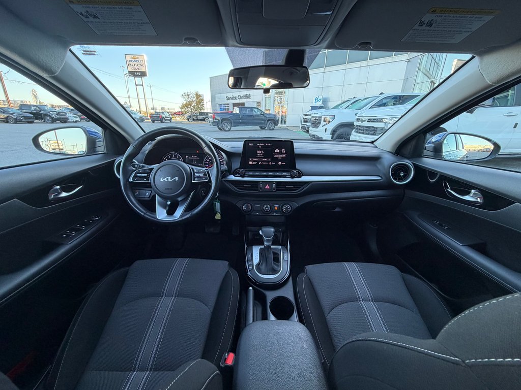 2023 Kia FORTE EX in Charlemagne, Quebec - 9 - w1024h768px