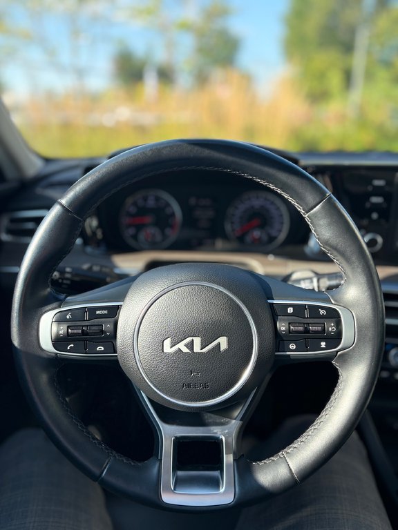 2023 Kia K5 EX,CAMÉRA DE RECUL,BANC CHAUFFANT in Charlemagne, Quebec - 17 - w1024h768px