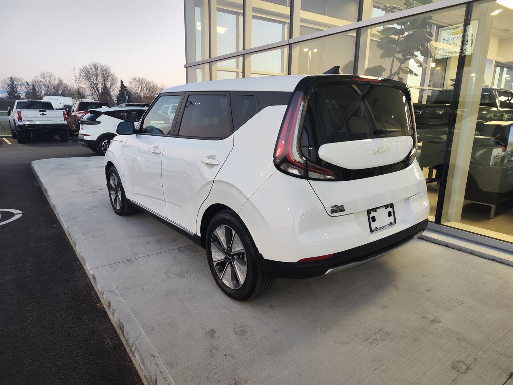 2023  SOUL EV EV Limited , Toit ouvrant in Charlemagne, Quebec - 4 - w1024h768px