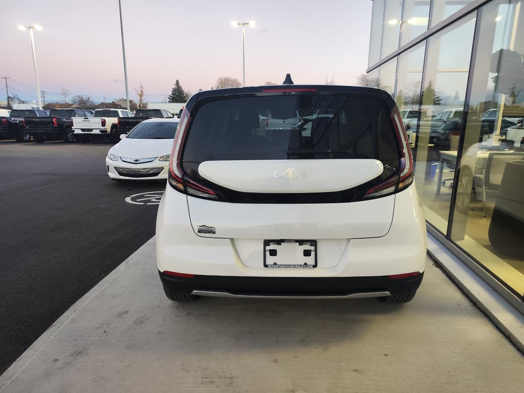 2023  SOUL EV EV Limited , Toit ouvrant in Charlemagne, Quebec - 5 - w1024h768px