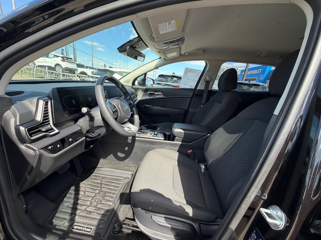Kia Sportage LX 2023 à Charlemagne, Québec - 8 - w1024h768px
