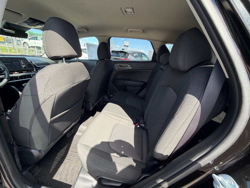 Kia Sportage LX 2023 à Charlemagne, Québec - 9 - w1024h768px