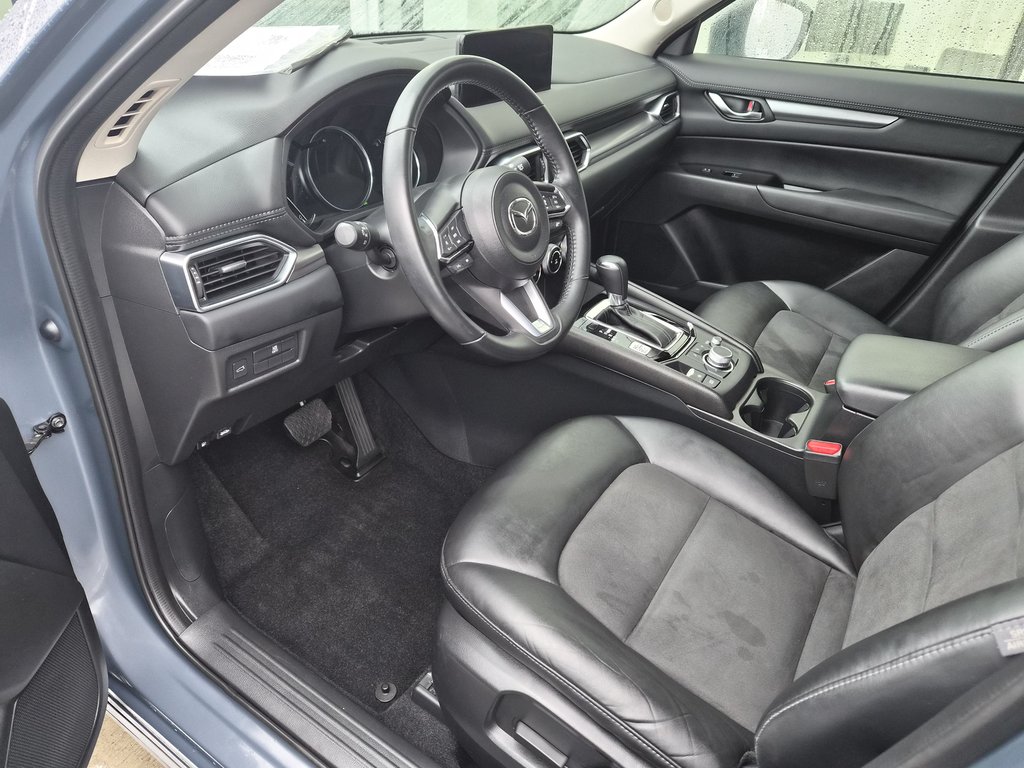 2023 Mazda CX-5 GS AWD in Charlemagne, Quebec - 2 - w1024h768px