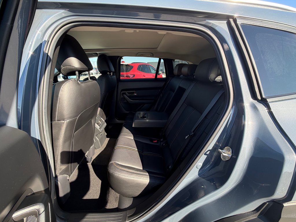 2023 Mazda CX-50 in Saint-Jérôme, Quebec - 9 - w1024h768px