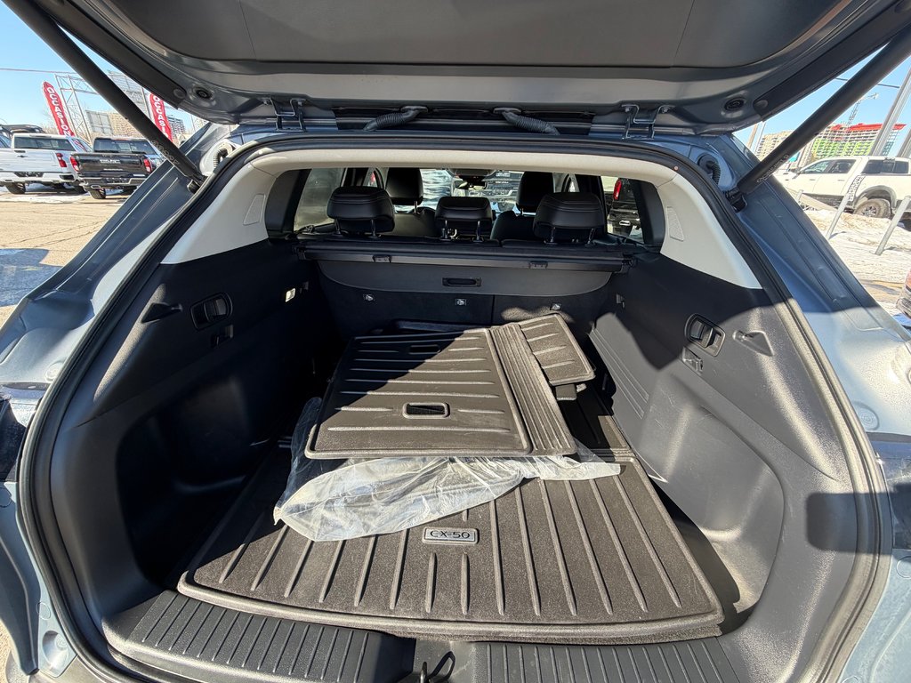 2023 Mazda CX-50 in Saint-Jérôme, Quebec - 7 - w1024h768px