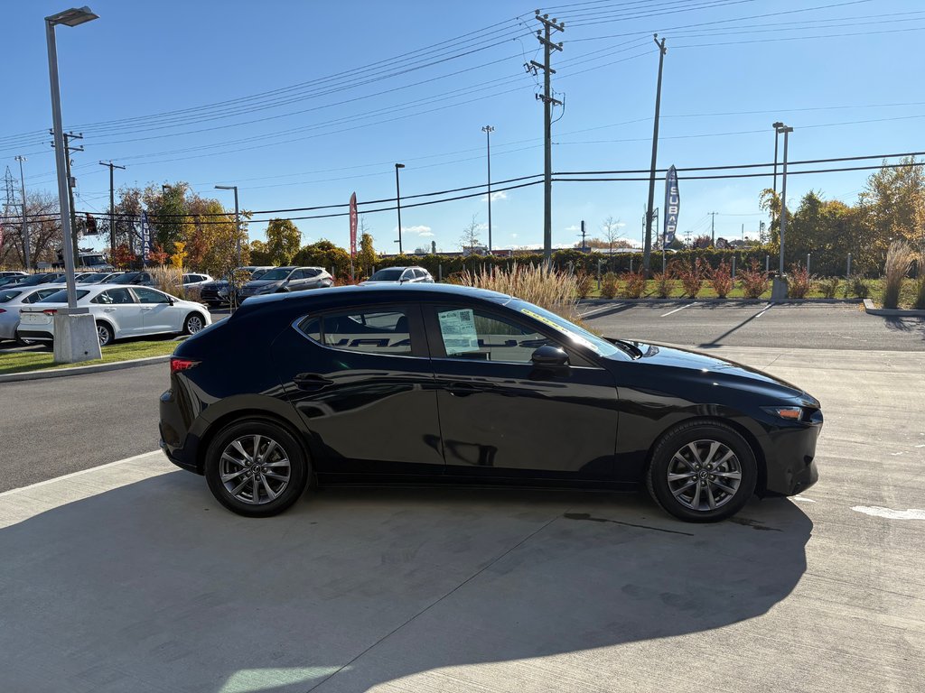 2023 Mazda 3 Sport GS, CAMÉRA DE RECUL, BANC CHAUFFANT in Charlemagne, Quebec - 12 - w1024h768px