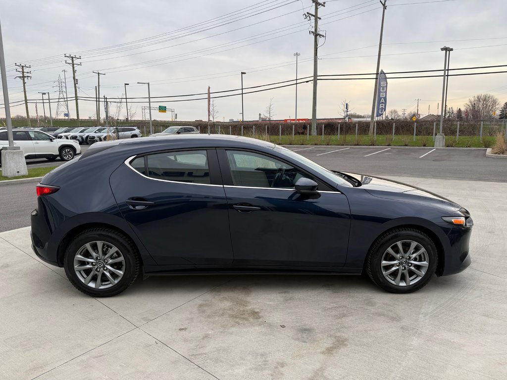 2023 Mazda 3 Sport GS, CAMÉRA DE RECUL, BANC CHAUFFANT in Charlemagne, Quebec - 12 - w1024h768px