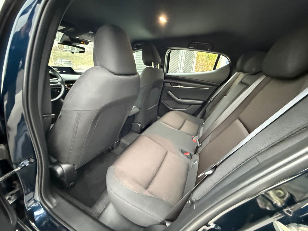 2023 Mazda 3 Sport GS, CAMÉRA DE RECUL, BANC CHAUFFANT in Charlemagne, Quebec - 9 - w1024h768px