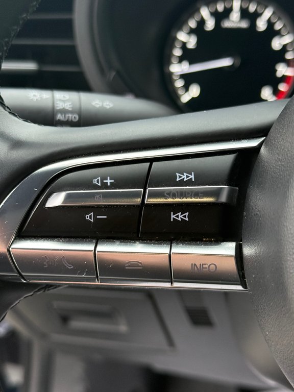 2023 Mazda 3 Sport GS, CAMÉRA DE RECUL, BANC CHAUFFANT in Charlemagne, Quebec - 22 - w1024h768px