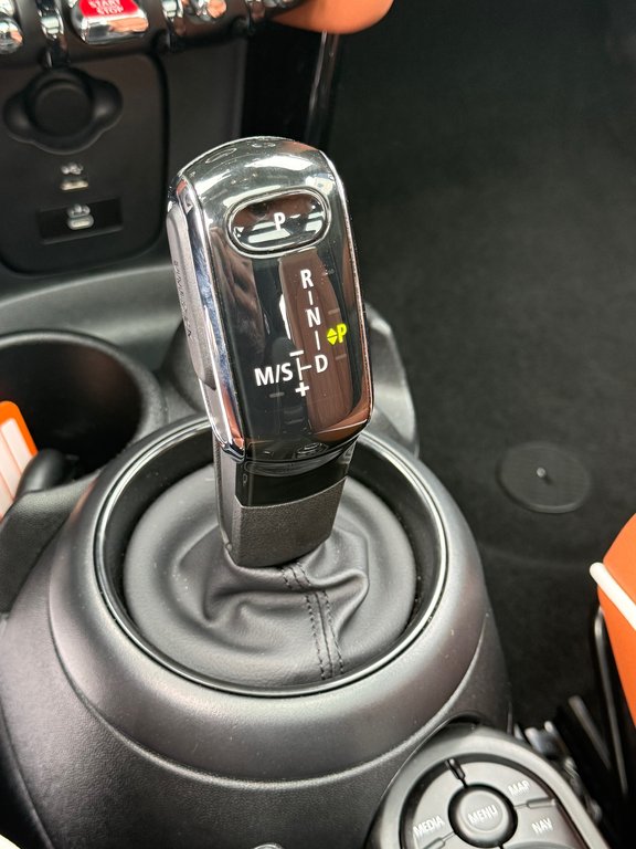 2023 MINI 5 Door COOPER S,CAMÉRA DE RECUL,BANC CHAUFFANT in Charlemagne, Quebec - 16 - w1024h768px