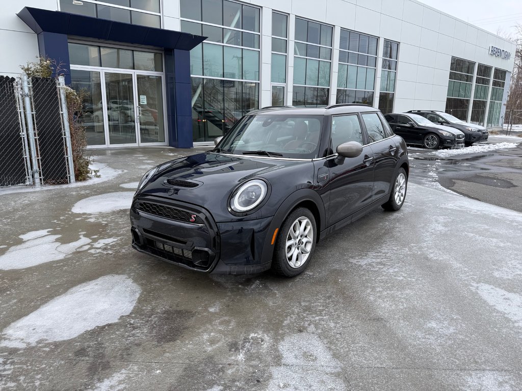 2023 MINI 5 Door COOPER S,CAMÉRA DE RECUL,BANC CHAUFFANT in Charlemagne, Quebec - 1 - w1024h768px
