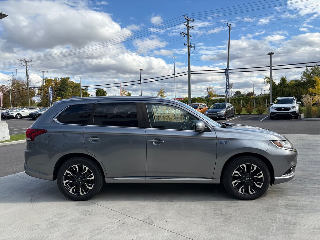2018 Mitsubishi Outlander PHEV SE, BANC CHAUFFANT, CAMÉRA DE RECUL, TOIT OUVRANT in Charlemagne, Quebec - 12 - w1024h768px