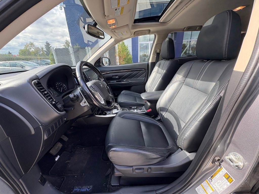 2018 Mitsubishi Outlander PHEV SE, BANC CHAUFFANT, CAMÉRA DE RECUL, TOIT OUVRANT in Charlemagne, Quebec - 5 - w1024h768px