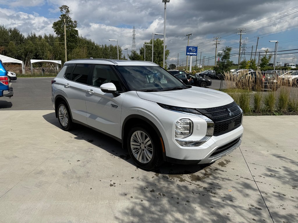 Mitsubishi Outlander Plug-In Hybrid SEL, CAMÉRA DE RECUL, BANC CHAUFFANT 2024 à Charlemagne, Québec - 13 - w1024h768px