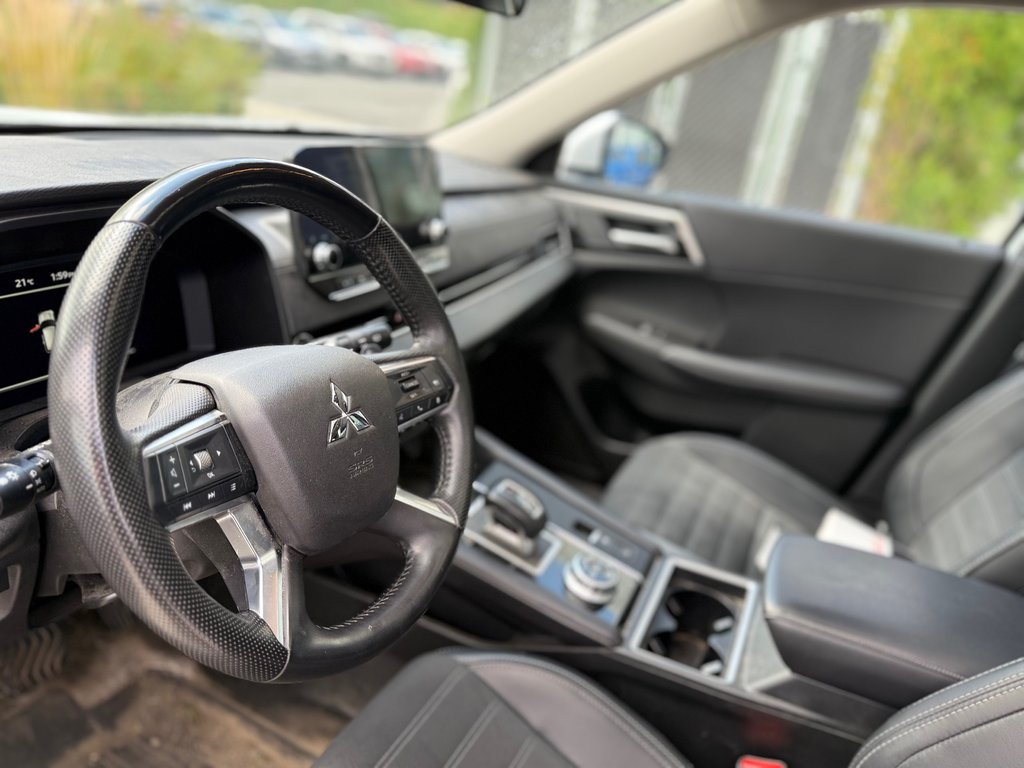Mitsubishi Outlander Plug-In Hybrid SEL, CAMÉRA DE RECUL, BANC CHAUFFANT 2024 à Charlemagne, Québec - 4 - w1024h768px