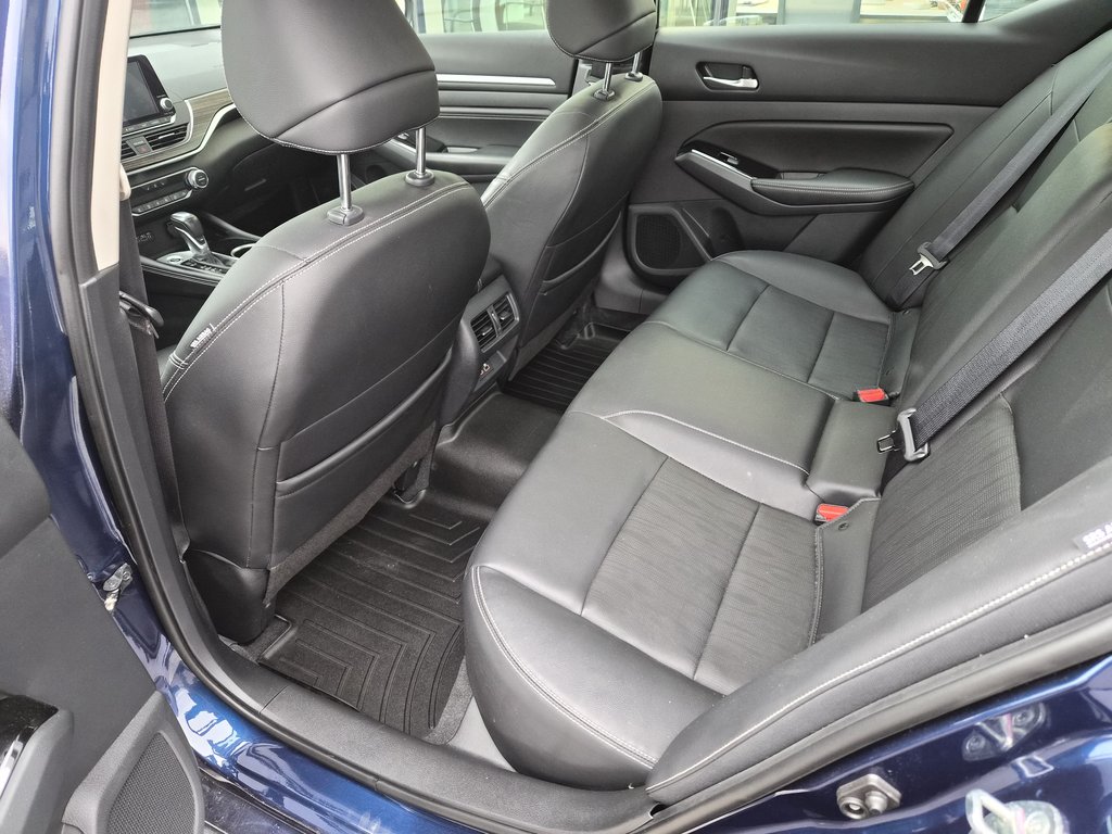 2022 Nissan Altima 2.5 Platinum ,AWD in Charlemagne, Quebec - 8 - w1024h768px