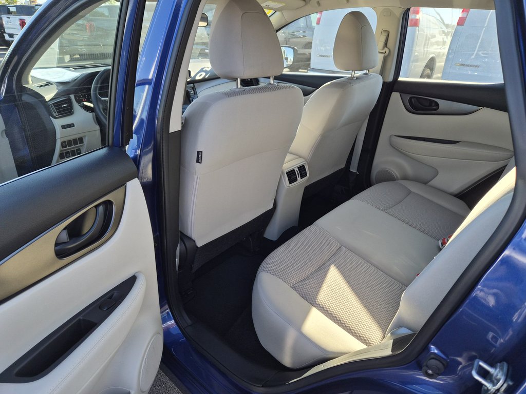 2019 Nissan Qashqai S in Charlemagne, Quebec - 7 - w1024h768px