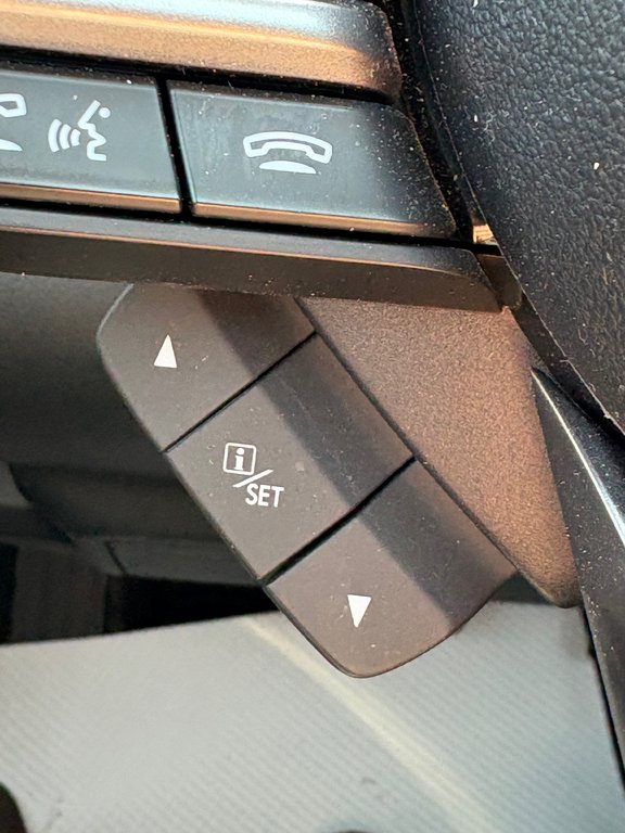 2023 Subaru Forester TOURING, BANC CHAUFFANT, CAMÉRA DE RECUL in Charlemagne, Quebec - 25 - w1024h768px