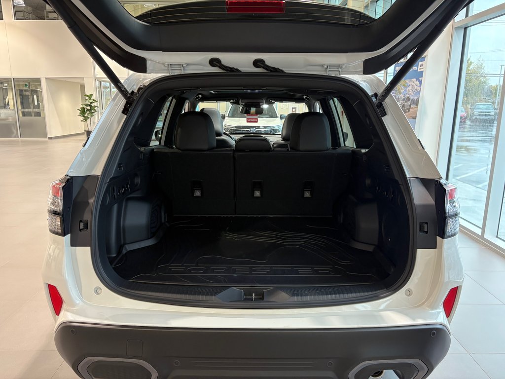 2026 Subaru Forester Limited in Charlemagne, Quebec - 10 - w1024h768px