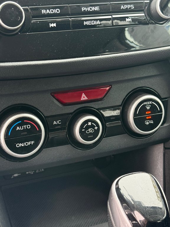 2022 Subaru Impreza Touring in Charlemagne, Quebec - 22 - w1024h768px