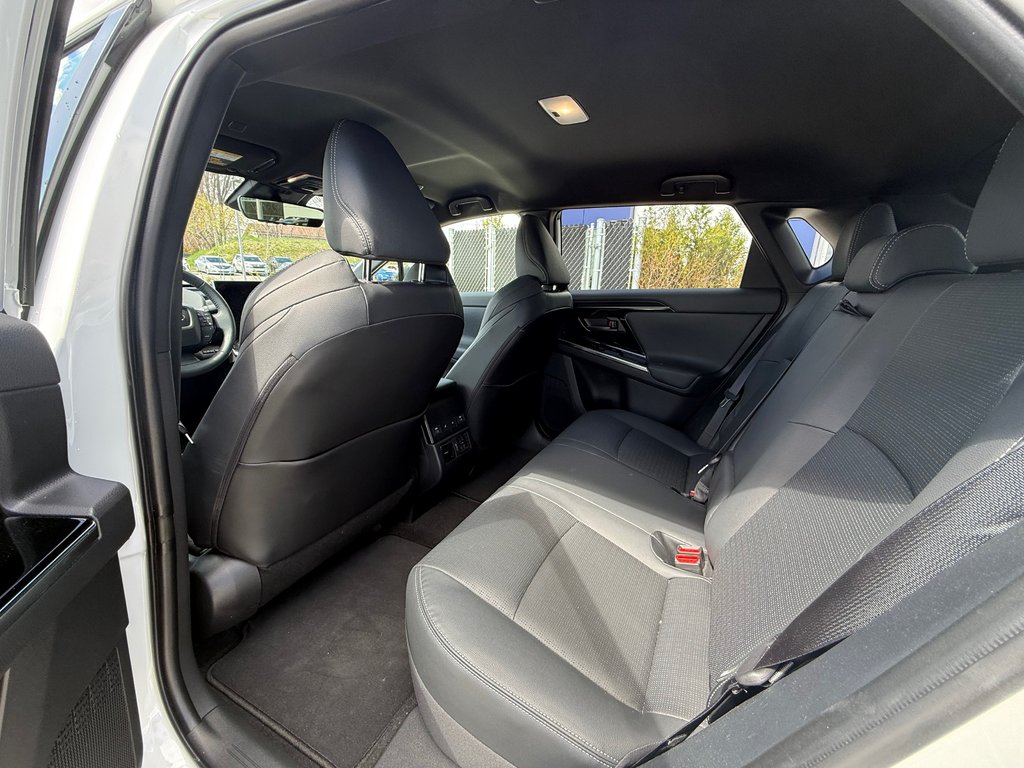 2023 Subaru Solterra ENSEMBLE DE LUXE,CAMÉRA DE RECUL,BANC CHAUFFANT in Saint-Jérôme, Quebec - 9 - w1024h768px