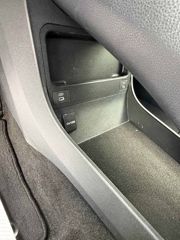 2023 Subaru Solterra LUXE,CAMÉRA DE RECUL,BANC CHAUFFANT in Saint-Jérôme, Quebec - 22 - w1024h768px