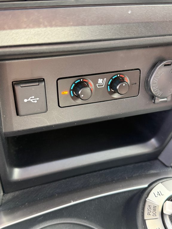2020 Toyota 4Runner LIMITED,CAMÉRA DE RECUL,BANC CHAUFFANT in Saint-Jérôme, Quebec - 19 - w1024h768px