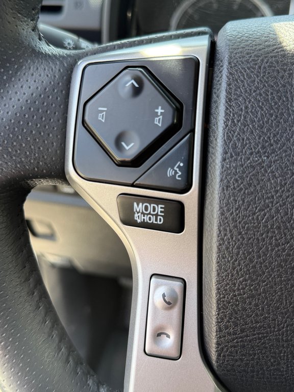 2020 Toyota 4Runner LIMITED,CAMÉRA DE RECUL,BANC CHAUFFANT in Saint-Jérôme, Quebec - 24 - w1024h768px