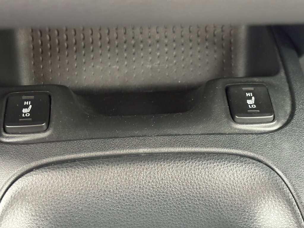2022 Toyota Corolla LE, CAMÉRA DE RECUL, BANC CHAUFFANT in Charlemagne, Quebec - 17 - w1024h768px