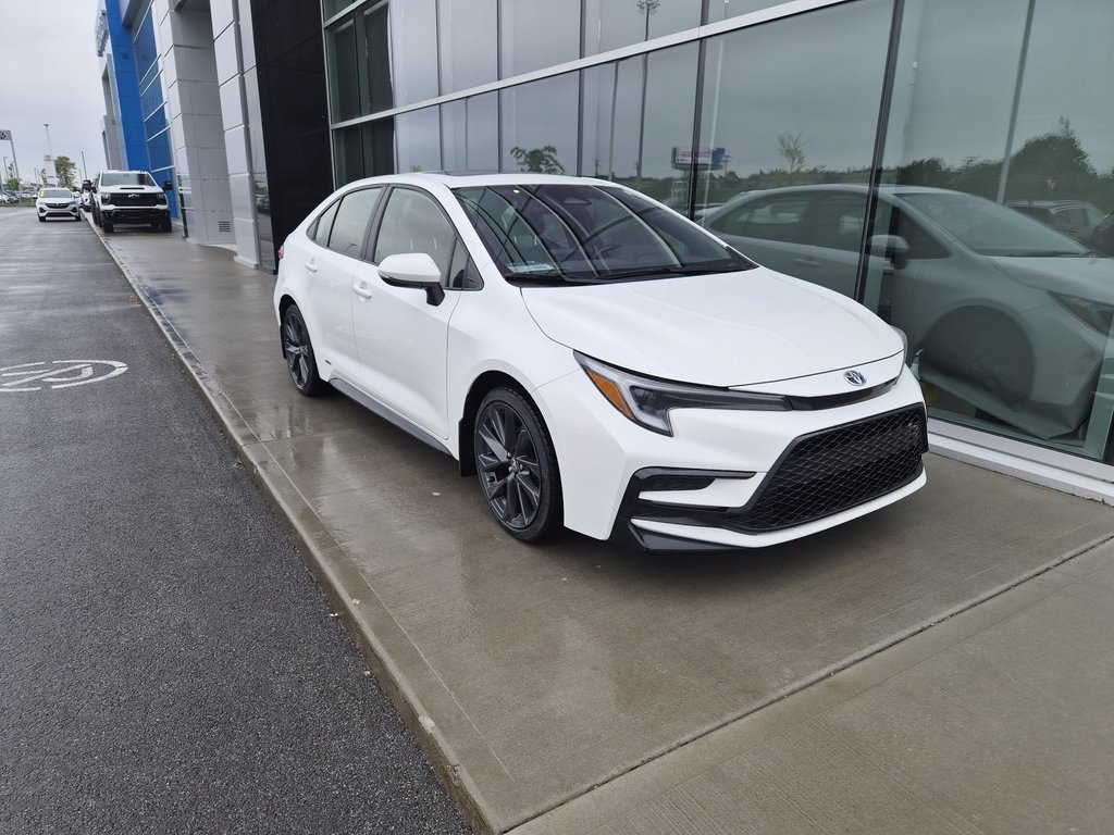 Toyota Corolla SE HYBRID TI 2023 à Charlemagne, Québec - 1 - w1024h768px