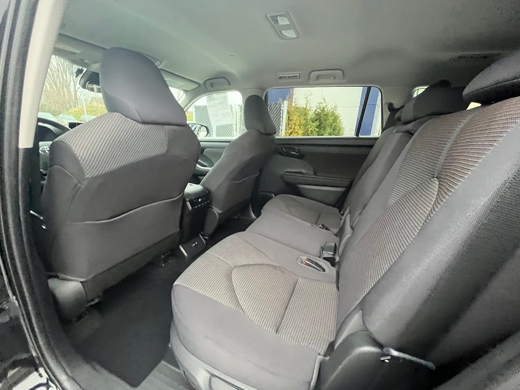 2020 Toyota Highlander LE,AWD,CAMÉRA DE RECUL,BANC CHAUFFANT in Charlemagne, Quebec - 9 - w1024h768px