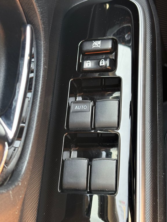 2017 Toyota Prius C TECHNOLOGY, CAMÉRA DE RECUL, BANC CHAUFFANT in Charlemagne, Quebec - 24 - w1024h768px