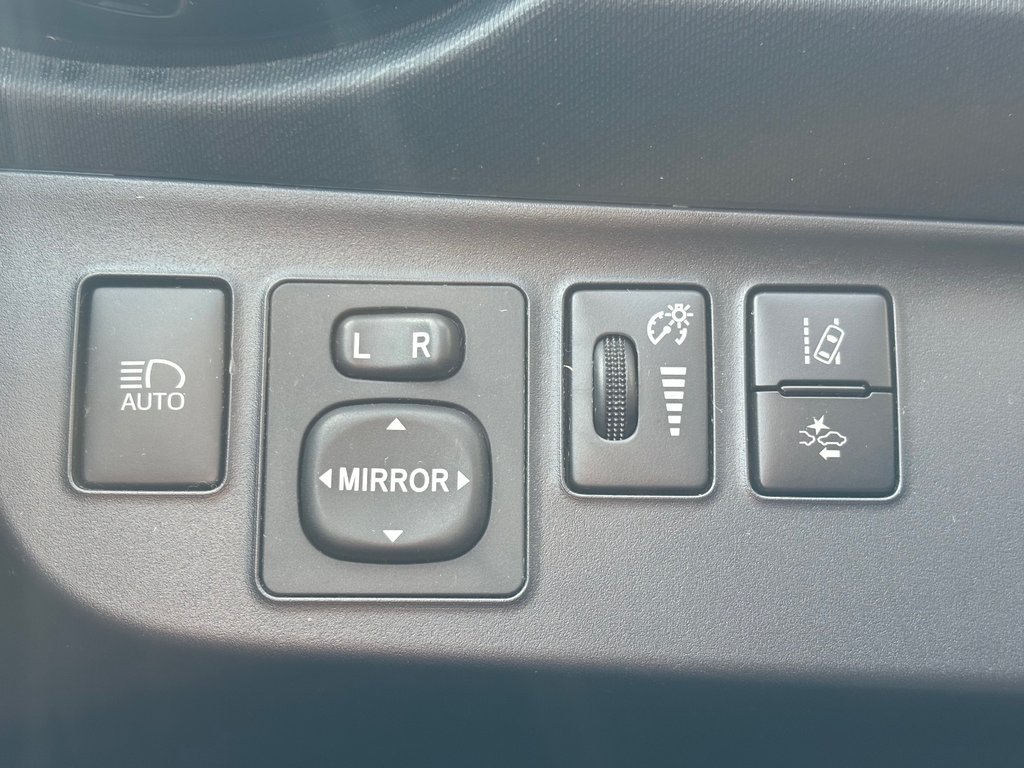 2017 Toyota Prius C TECHNOLOGY, CAMÉRA DE RECUL, BANC CHAUFFANT in Charlemagne, Quebec - 23 - w1024h768px